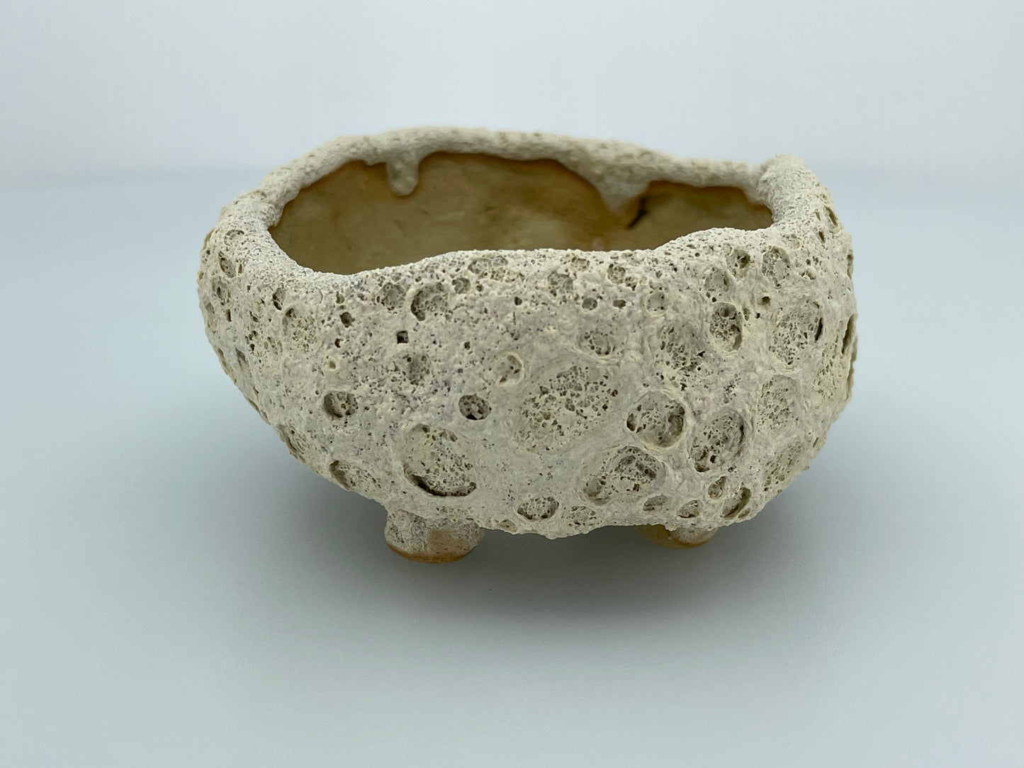 4.2" Wide Oval Moon Accent Pot