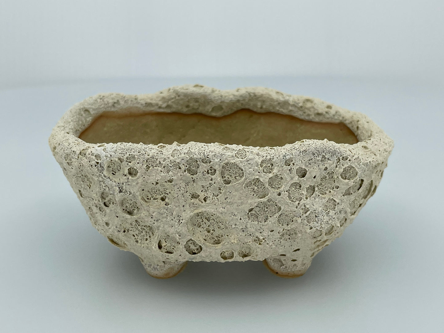 3.75" Wide Oval Moon Accent Pot