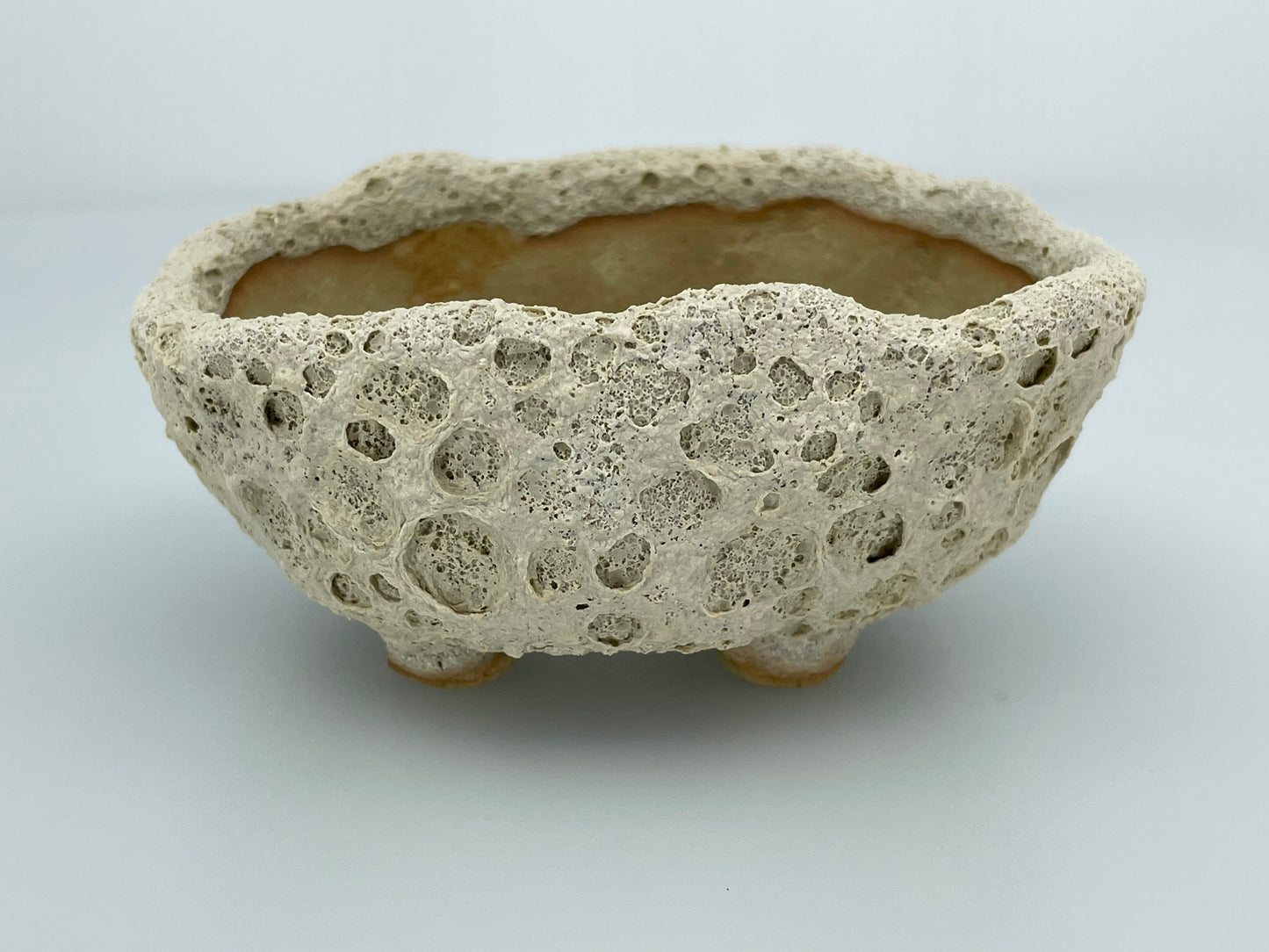 3.75" Wide Oval Moon Accent Pot